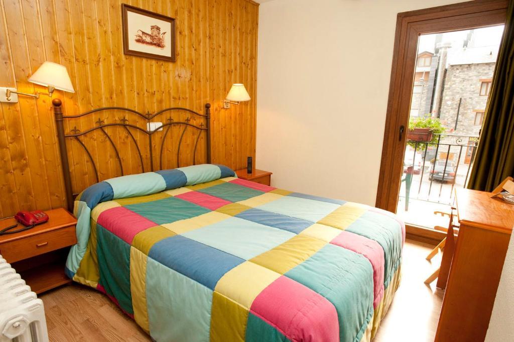 Hotel Llibrada Benasque Oda fotoğraf